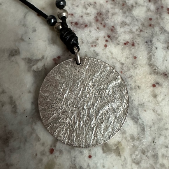 Retired Silpada Sterling Silver Oxidized Hammered Disk Pendant wLeather Necklace - Picture 5 of 6